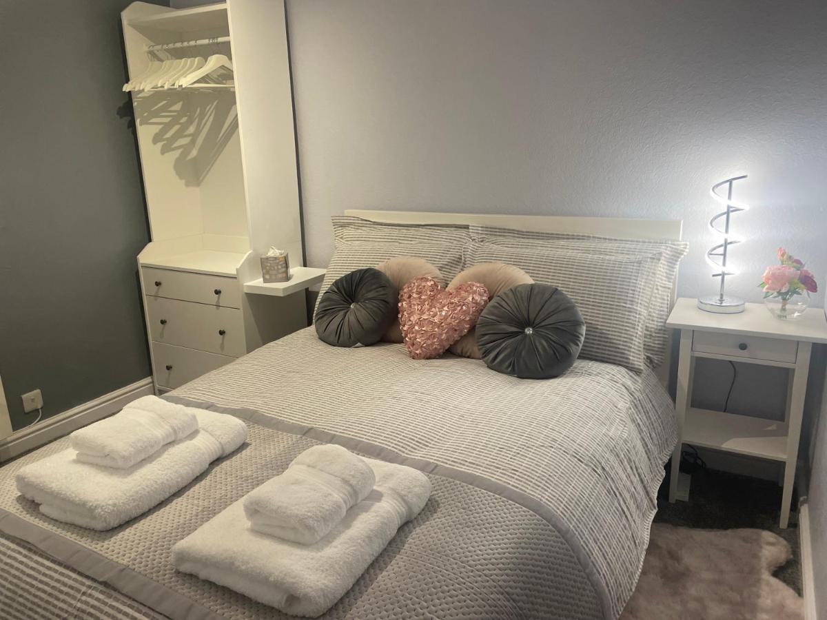 Courtyard Holiday Apartments Belper Zewnętrze zdjęcie