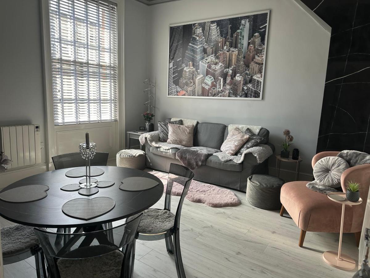 Courtyard Holiday Apartments Belper Zewnętrze zdjęcie