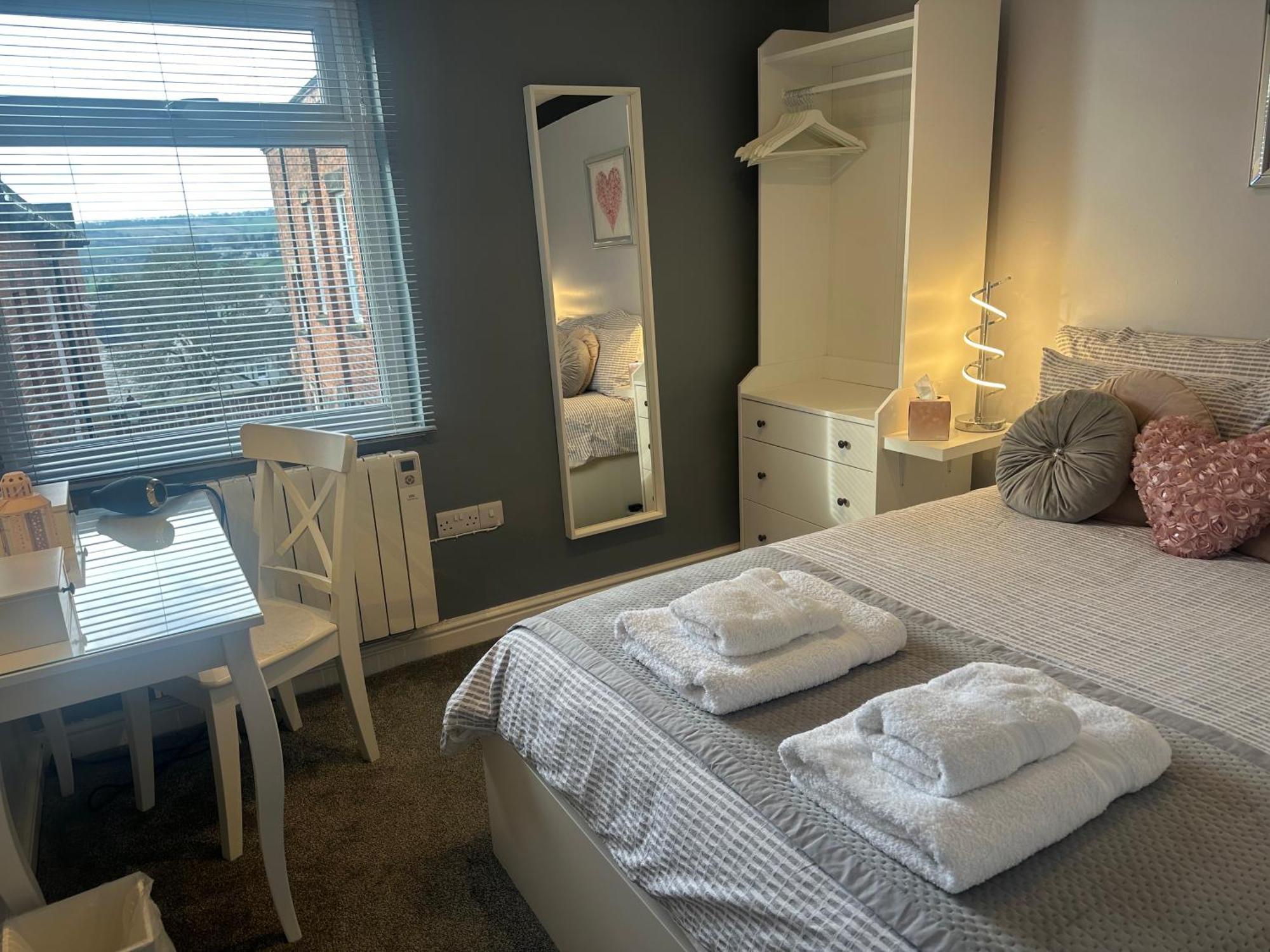 Courtyard Holiday Apartments Belper Zewnętrze zdjęcie