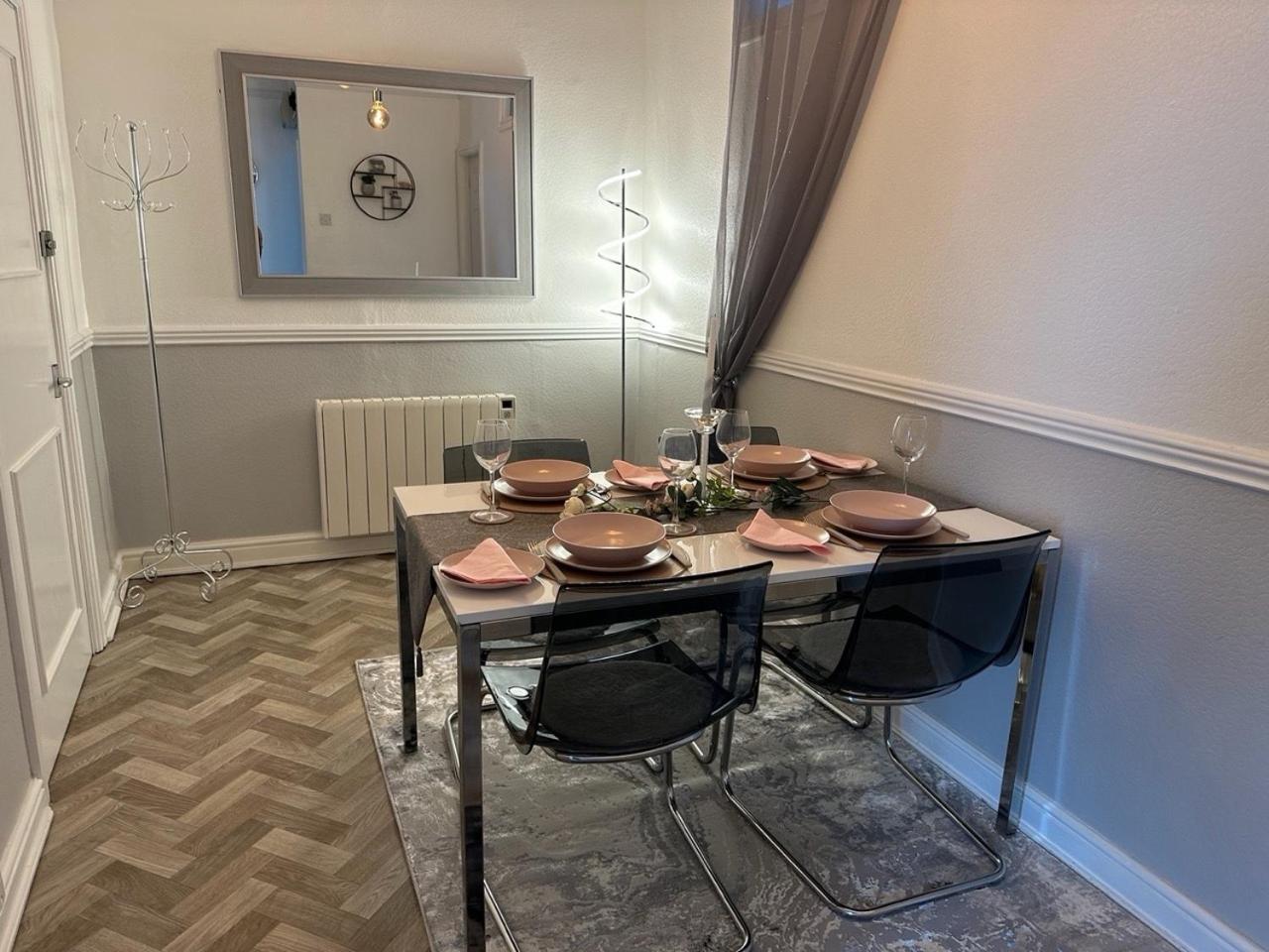 Courtyard Holiday Apartments Belper Zewnętrze zdjęcie